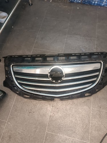 Front main grill - front,