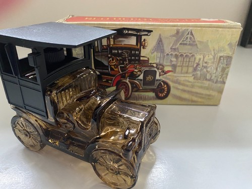 Vintage boxed avon - boxed, reo