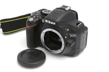 【EXC+++】Nikon D5200 Body 24.1MP DSLR Camera From Japan Shutter Coutns : 555