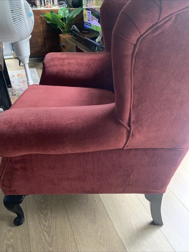 Burgundy red wingback arm - red,