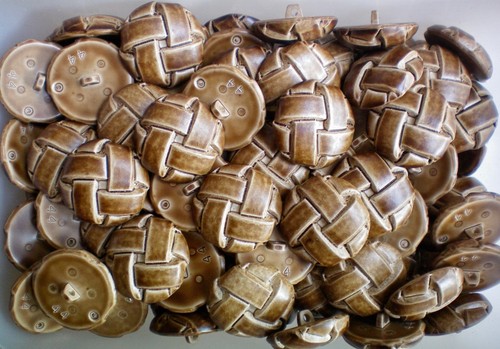 Buttons 20mm 28mm tan - 28mm, brown