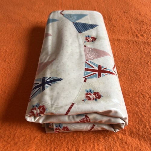 Wipe clean tablecloth oilcloth - wipe,