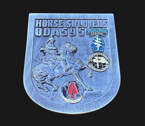 Strong green beret - beret, horse