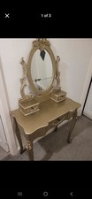 BEDRESSER TABLE AND MIRROR /
