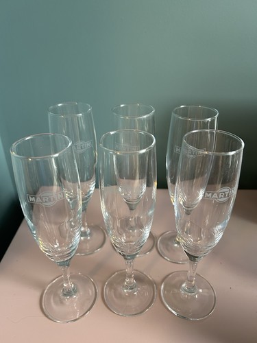 Retro martini champagne flutes - champagne,