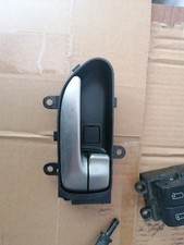 nissan elgrand e51 2002 Highway Star drivers door handle