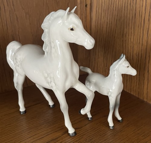 Beswick dapple grey - grey, prancing
