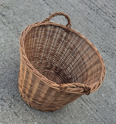 Brown round wicker - round,