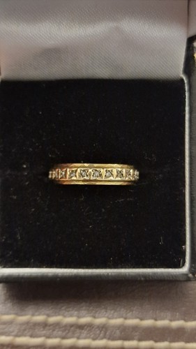 Solid 9ct yellow - yellow, gold