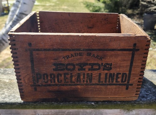 Antique wooden dovetail boyd - wooden, boyd's