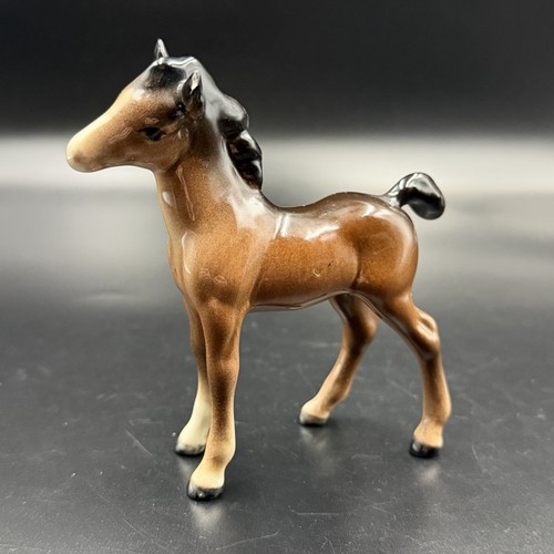 Beswick light brown foal - light,