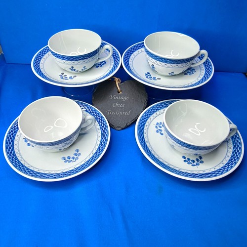 Large blue white cups with - blue,