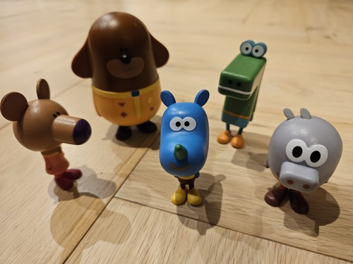 Hey duggee plastic bundle - hey,