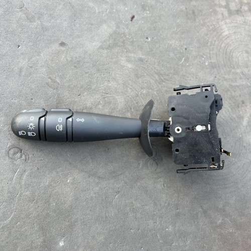 Headlight switch indicator