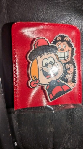 Vintage 90s beano badges - beano, mini
