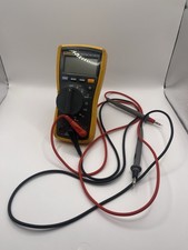 Fluke 115 True RMS Multimeter