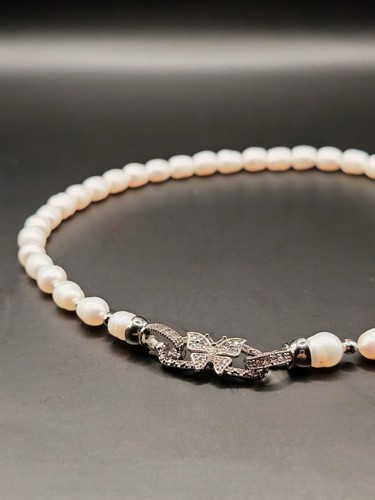 Real white baroque - real, pearl