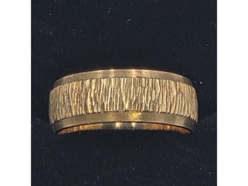 9ct patterned band yellow - 9ct, gold