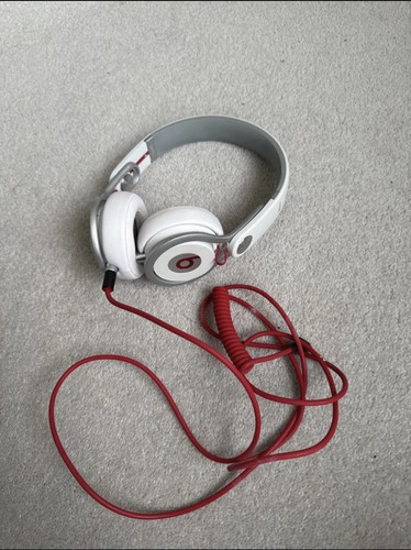 Beats mixer white headphones