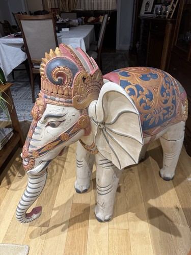 Wooden crafted ornamental