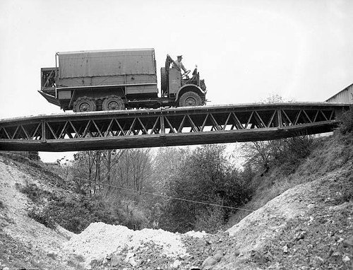 British army soldiers crossing