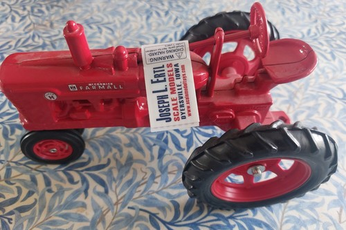 Ertl farmall super - super, model