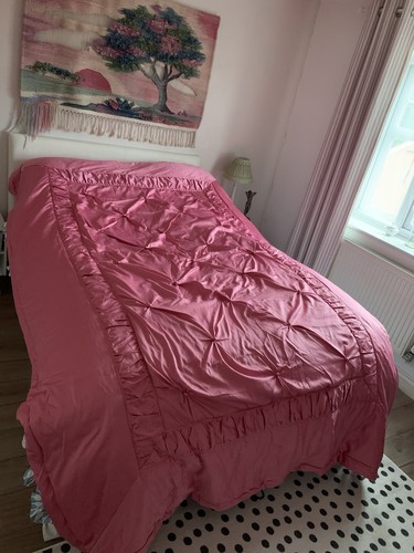 Vintage pink eiderdown - vintage, bed