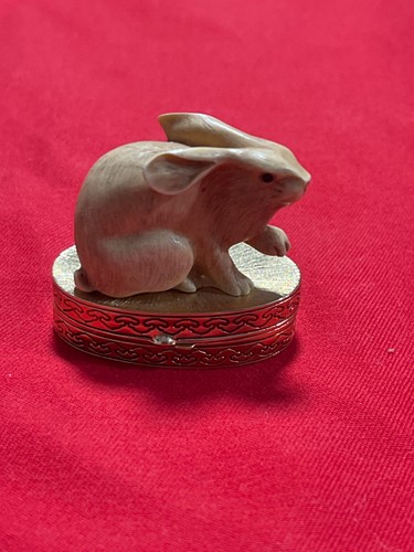 Vintage estee lauder rabbit - vintage,