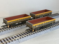 HORNBY R6418 OO GAUGE CLAM SPOIL / BALLAST WAGONS PACK OF 3 IN DUTCH LIVERY 