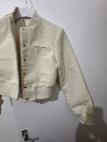 Women m white - &, tweed