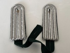 PAIR OF GERMAN SHOULDER BOARDS