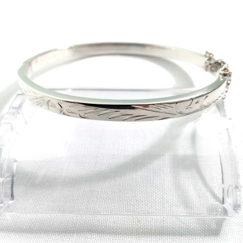 Silver oval hinged bangle - oval,