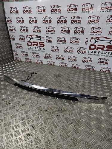 Jaguar bootlid handle - s,