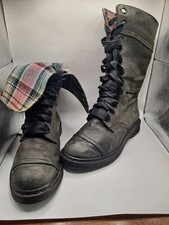 Dr Martens Triumph 12 Eye Tall