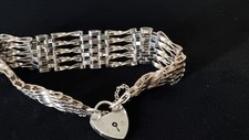 five bar Sterling silver gate bracelet hallmarked for London 1975 19cm gift box