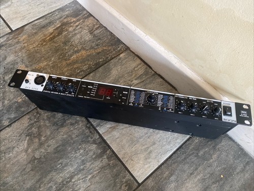 Zoom rfx 2200 digital - zoom, reverb