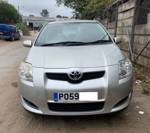 Toyota auris petrol - petrol,