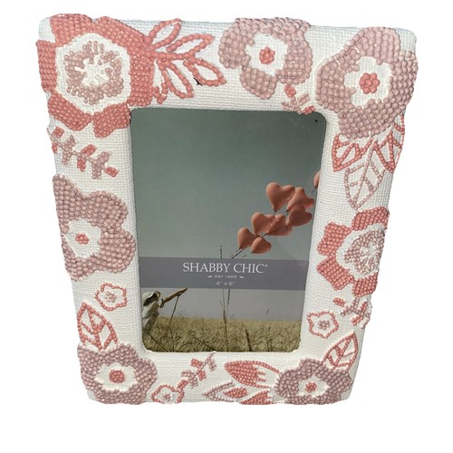 Shabby chic holds - chic,