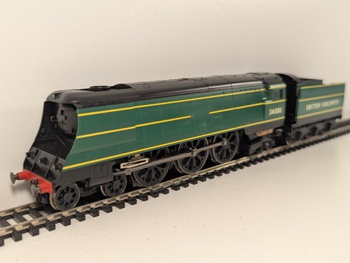 Hornby r2220 battle britain - hornby,