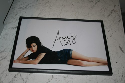 Framed glossy print amy - glossy,