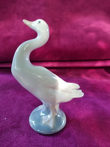 Lladro little goose - lladro,