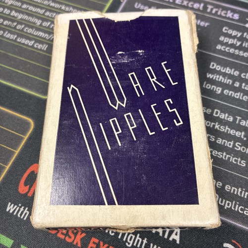 Ware nipples playing - ware, cards