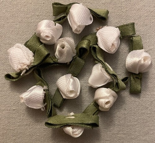 Small white ribbon rosebud - white,