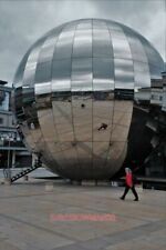 PHOTO  GIANT MIRROR BALL