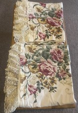 Vintage Floral Country Cottage