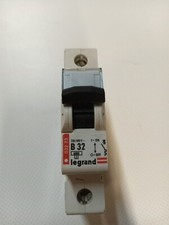 LEGRAND 32 AMP CURVE B 6kA MCB