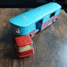 Corgi Toys #1130 Chipperfields Articulated Horse Box 