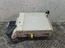 Toyota Estima fuse relay box