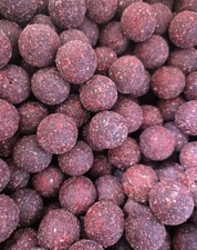 GARLIC LUNCHEON MEAT FLAVOUR 15MM BOILIES 100G PACK CARP FISHING BAIT