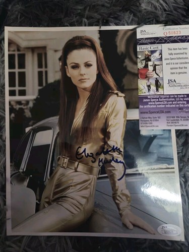 Elizabeth hurley autograph - elizabeth,
